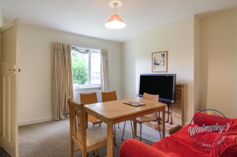 Sitting room to frontage