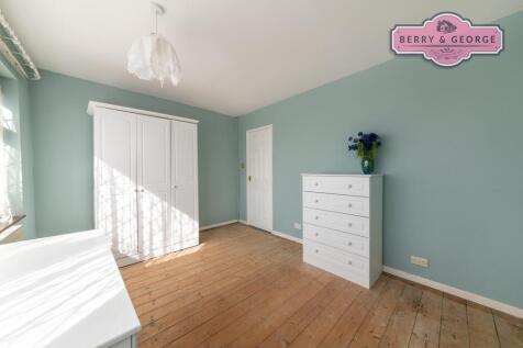 BEDROOM THREE / SNUG