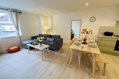 2-bed flat on 23 Longbrook Street, Includes All Bills, Exeter, £2,600/mo