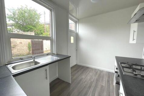 Lewis Street, Oldham photo 5