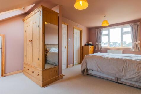 Principle Bedroom..jpg