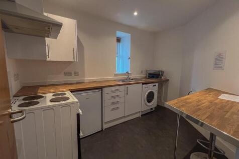 Apt 22A The Courtyard-6.jpg