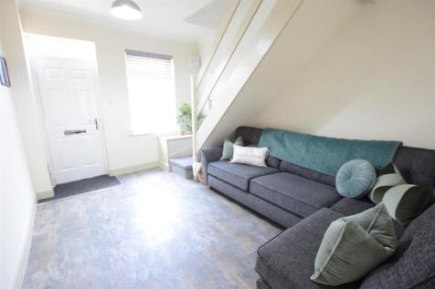 2-bed terraced on 27/28 - Newland Street West - Student House, £1,517/mo