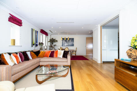 5 bedroom Detached for rent