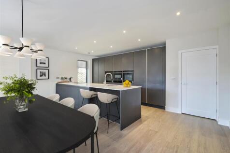 P13 Kitchen.jpg