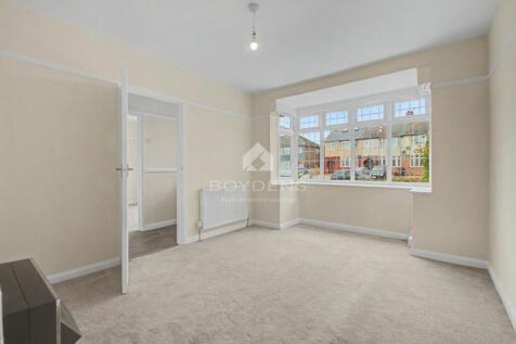 Halstead Road, Kirby Cross photo 4