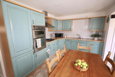 Kitchen / dining room