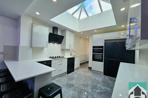5, Totnes Grove, Birmingham photo 3
