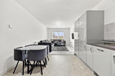 Kitchen/Living Area