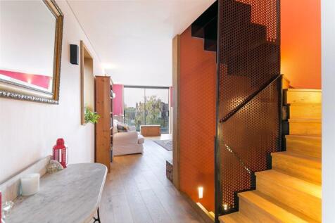 Ground Floor Entrance