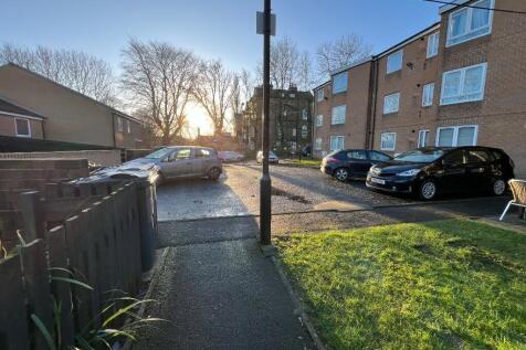 Braybrook Court, Bradford photo 4