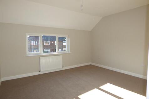 9 Willoughby front bedroom.JPG