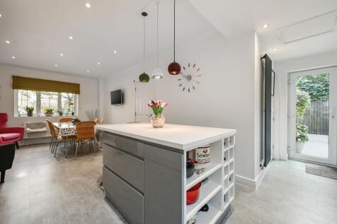 Open Plan Kitchen / Dining Room