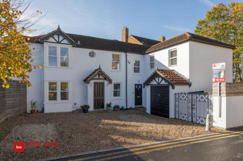 Woodford Green, IG8 - property photo