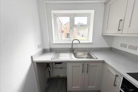 Manor Crescent, Kirkby In Ashfield photo 4