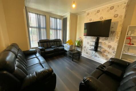 5-bed semi-detached on Albert Grove, Nottingham, Nottinghamshire, NG7, £2,817/mo