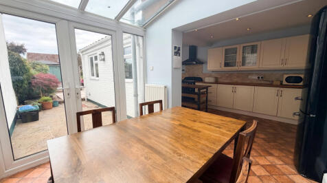 Garden room to kitchen