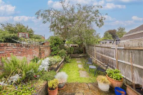 Lovely South Facing Garden