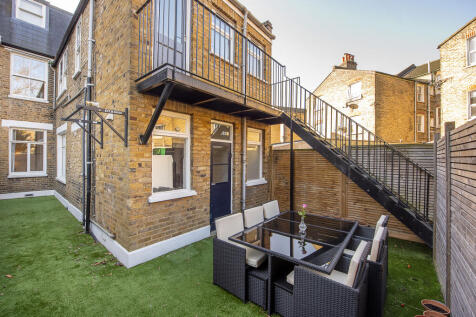 2 bed, 1 bath Maisonette in London - Photo 7