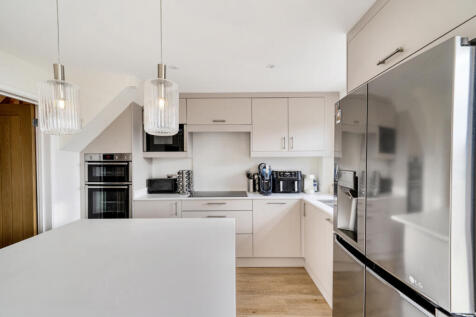 1370184-11-68f276...