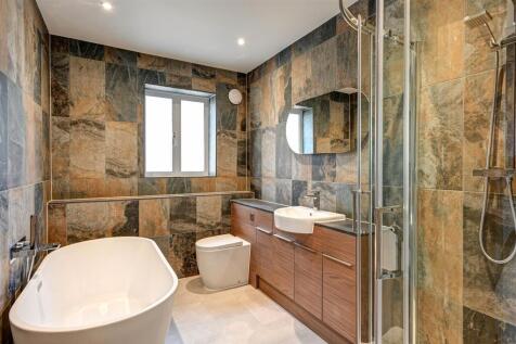 First floor bathroom.jpg