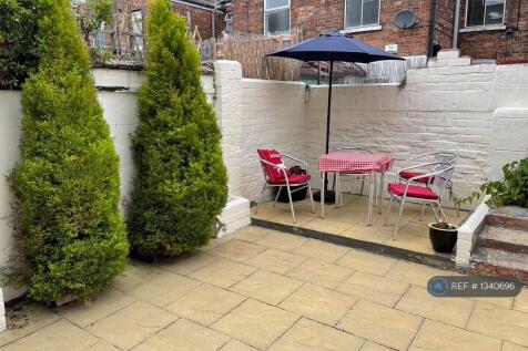 Pretty Rear Courtyard Enclosed Sun Spot