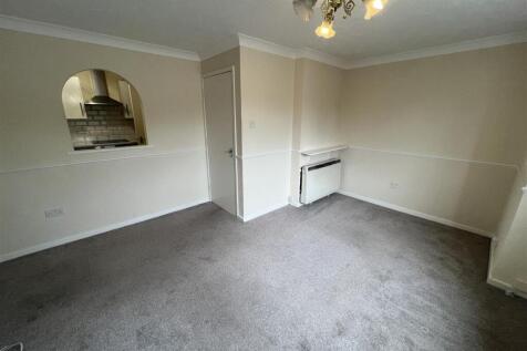 Foxdale Drive, Brierley Hill, West Midlands photo 3