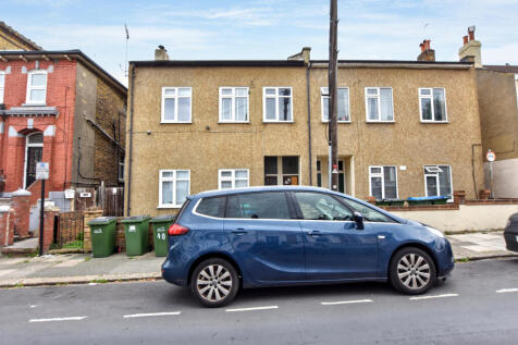 Flat A, 40 Elmdene Road, Woolwich, London, SE18 6UB