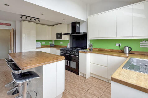 Kitchen/breakfast...