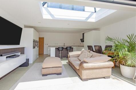 Stunning Open Plan Kitchen/Dining/Living