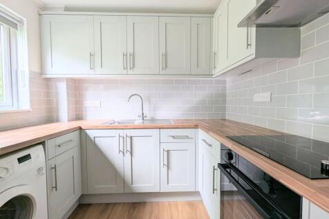 Newbridge Close, Broadbridge Heath, RH12 photo 4