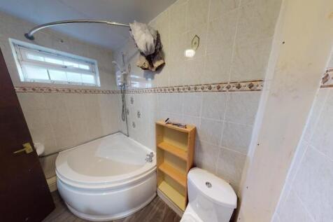 Borrough Avenue, Roundhay, Leeds photo 5