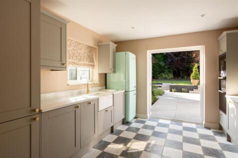 23 Tadworth Street-13.jpg