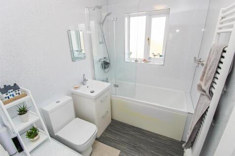 BATHROOM/W.C.