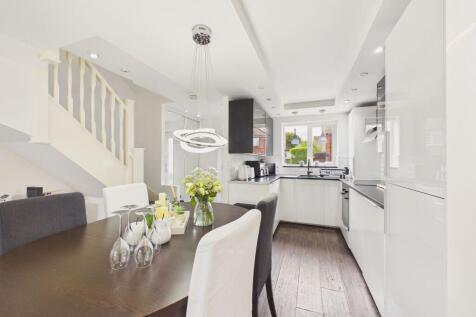Kitchen/Dining Area