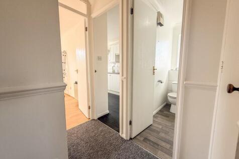 Portman Drive, Billericay, Essex photo 3