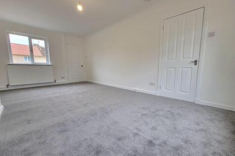 Queen Margaret Drive, Glenrothes, Fife photo 4