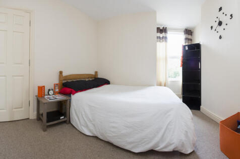 4-bed house on Oxford Street, Loughborough, £1,352/mo