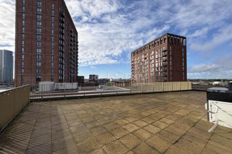 Local Crescent, Hulme Street, Salford photo 4