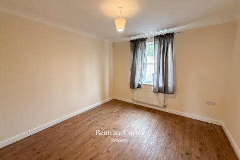 Bayberry Close, Red Lodge photo 5