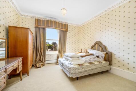 87 East Gate (Sleaford)-89