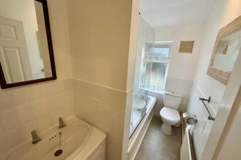 First Floor Bathroom