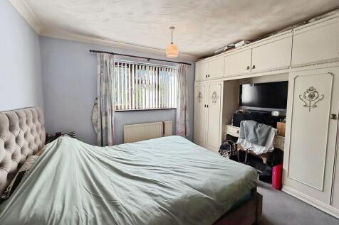 80db70b8-WhatsApp...