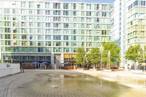 1-bed flat on Rillaton Walk, Milton Keynes, Buckinghamshire, MK9, £1,200/mo