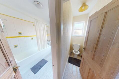 15 Laurie Avenue, Nottingham, NG7 6PG photo 3