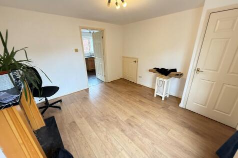 Cedar Walk, Featherstone, West Yorkshire, WF7 photo 5