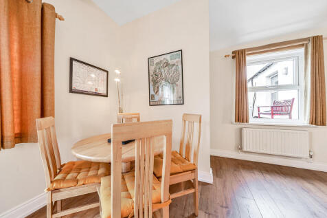 Living / Dining R...