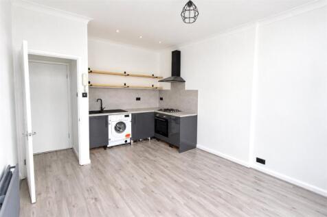 Whitefriars Crescent, Westcliff-on-Sea, SS0 photo 3