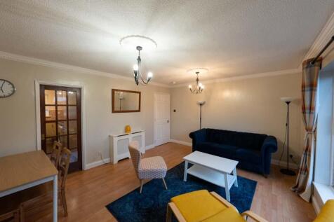 Living room Photo 2.jpg