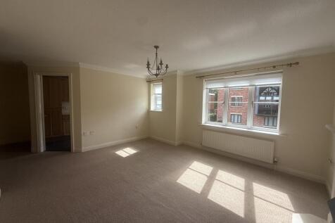 Tudor Court, Bramhall, Stockport photo 4